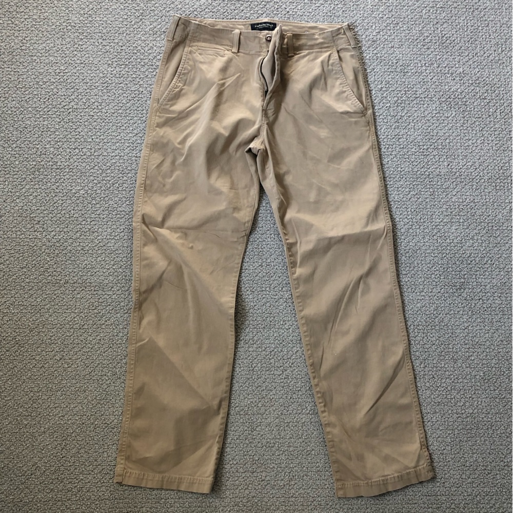 American Eagle Extreme Flex Relaxed Khakis
